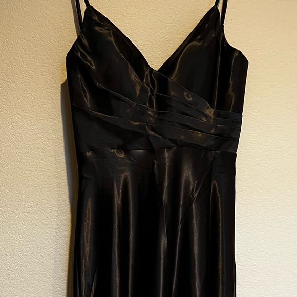 Black dress - Picture 4 of 4